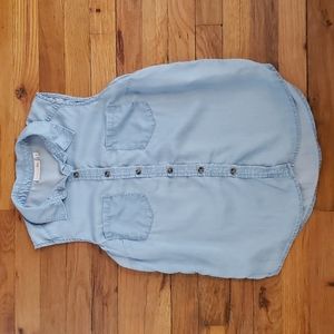 SO Juniors relaxed fit sleeveless denim cotton shirt, size Medium